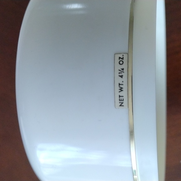 Caron Dustin powder made in USA new not open - Picture 2 of 3